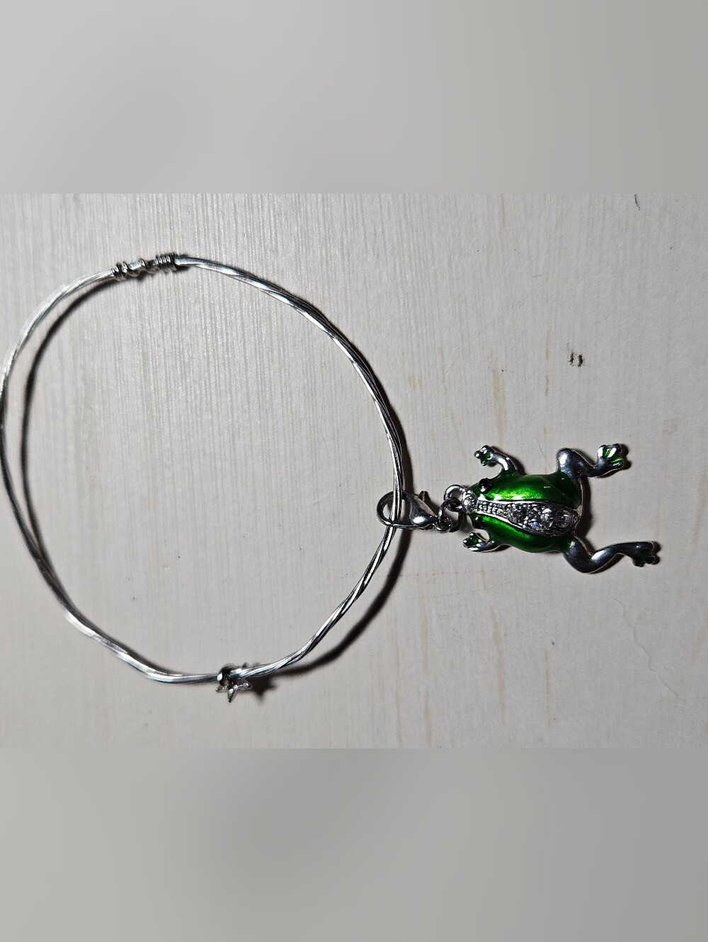 Whimsical Green Enamel Frog Charm Bracelet – Silver Wire Bangle Jewelry